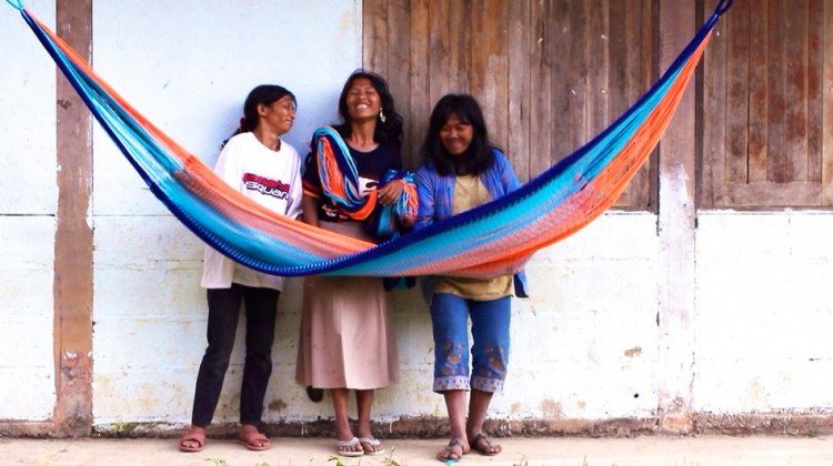 hammock-handwoven-yellow-leaf-social-enterprise